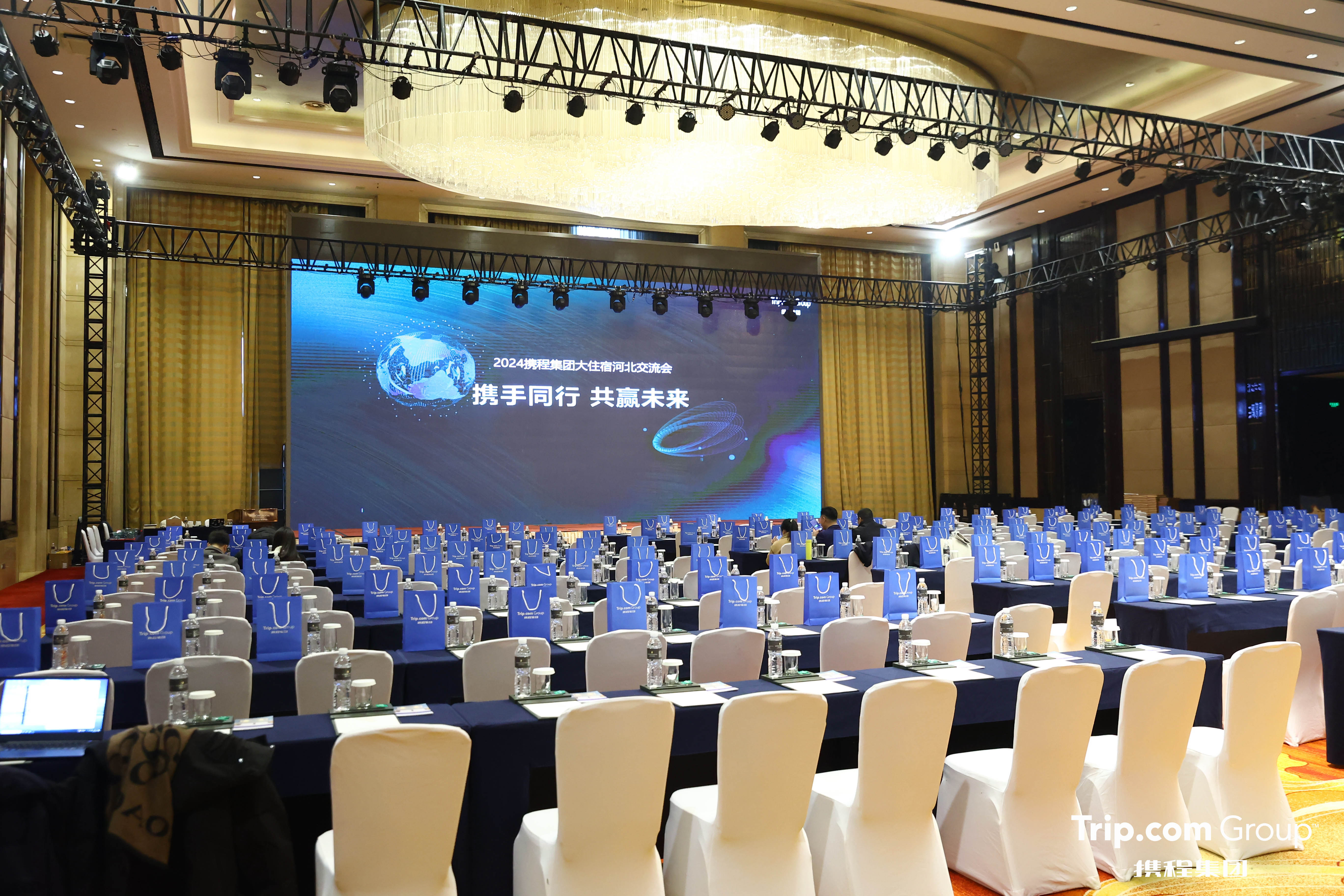 5Y8A7803-184310445 拷贝.jpg 5Y8A7803-184310445 拷贝.jpg